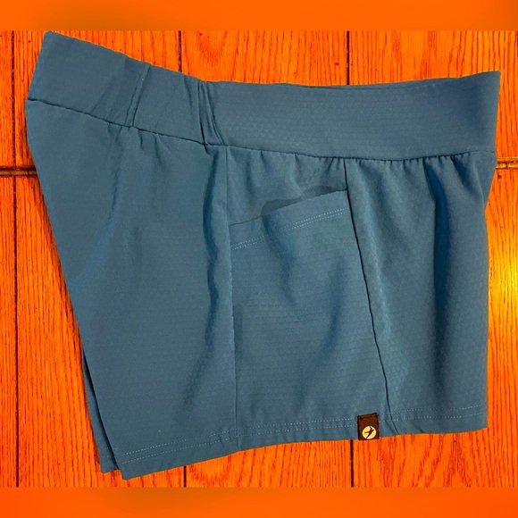 Oiselle women’s running shorts, teal color, size 2, unlined, elastic waistband - Picture 3 of 4